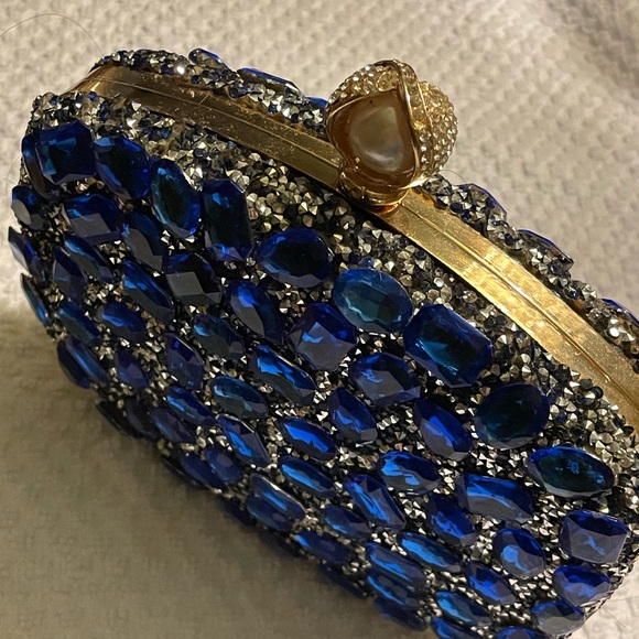 Blue Crystal Gemstone Clutch Purse for Women With Round Pearl Clasp - Picture 6 of 8